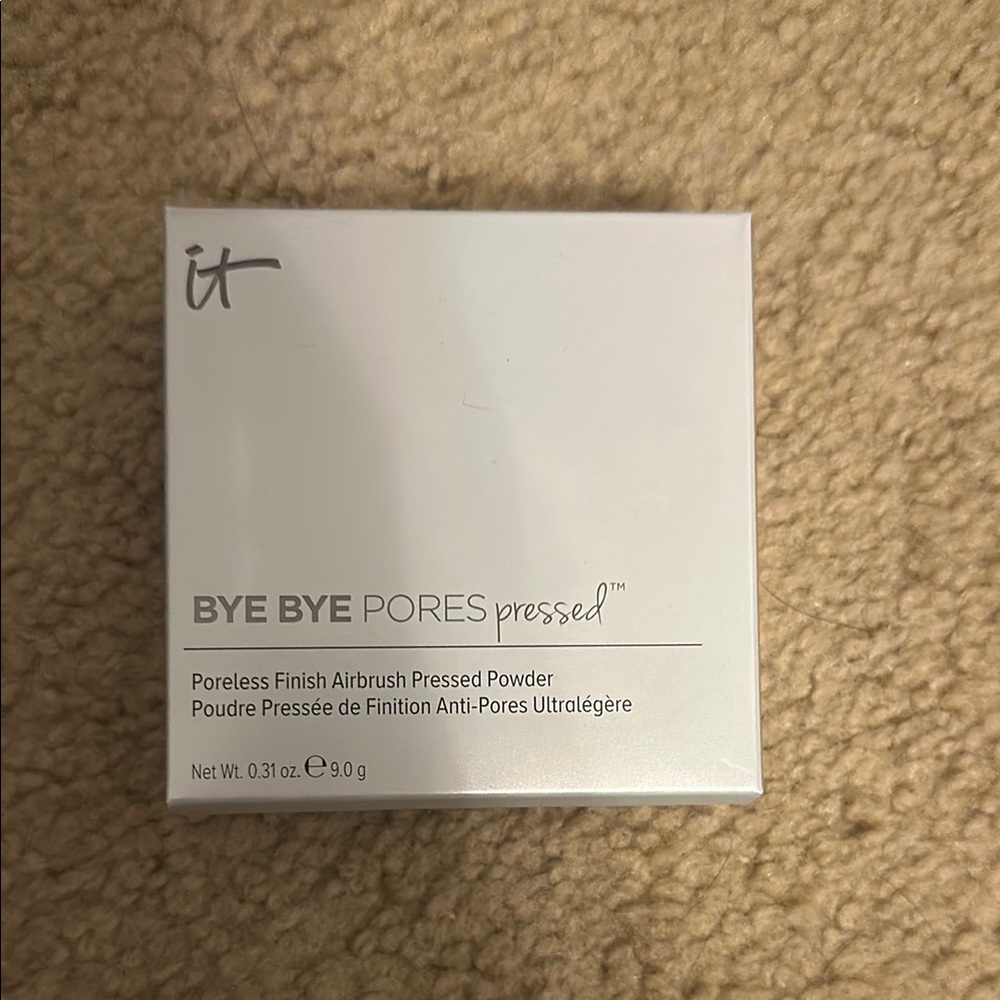 IT Cosmetics Translucent Bye Bye Pores pressed- pressed powder